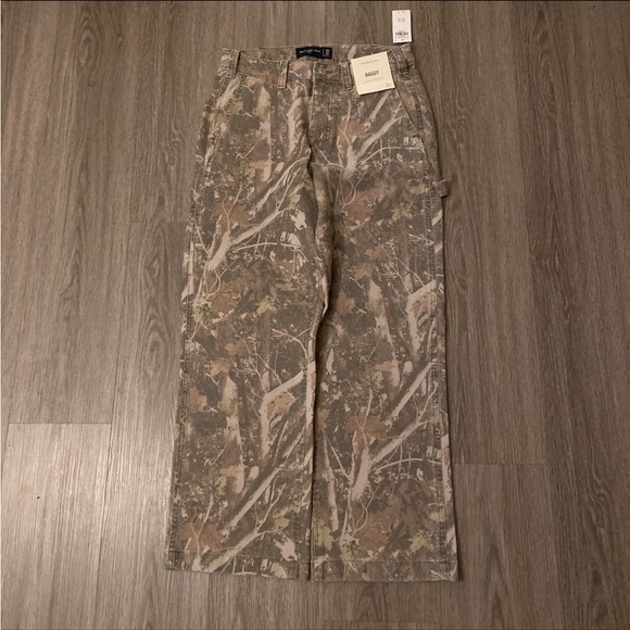 NWT Abercrombie & Fitch Camo Baggy Pants - Picture 2 of 3